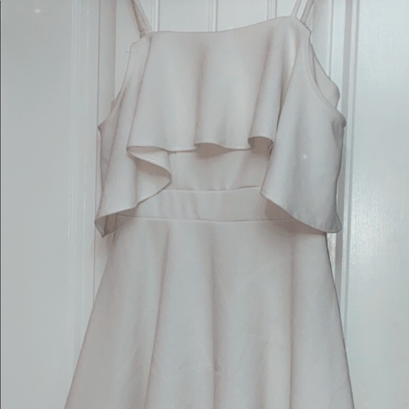 White dress prom - Picture 2 of 4